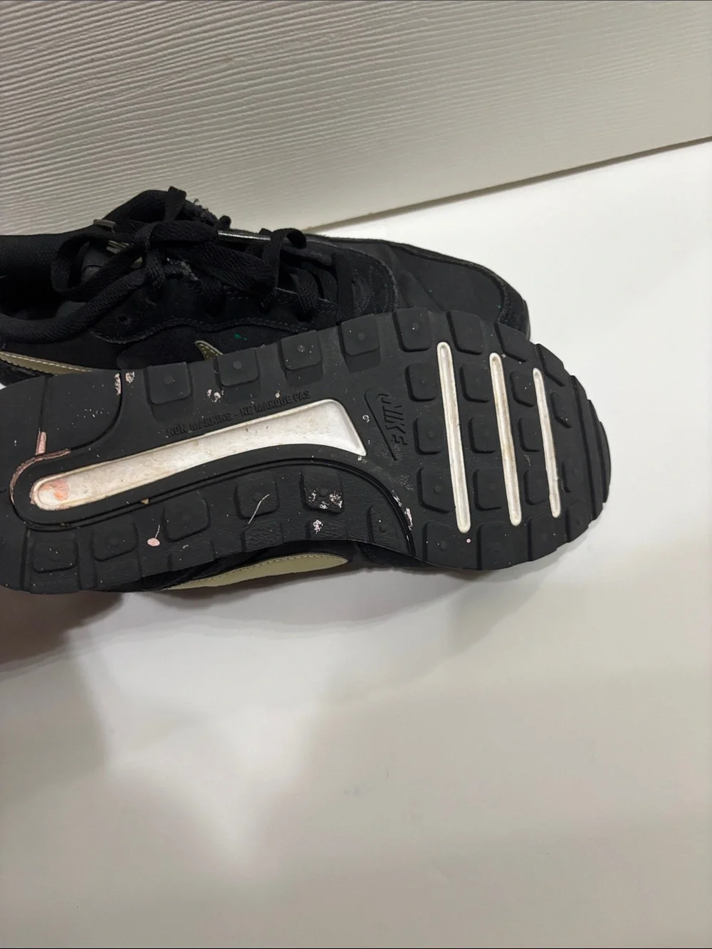 Youth Nike MD Valiant GS CN8558-009 Casual Shoes Black White Gold Size 5Y